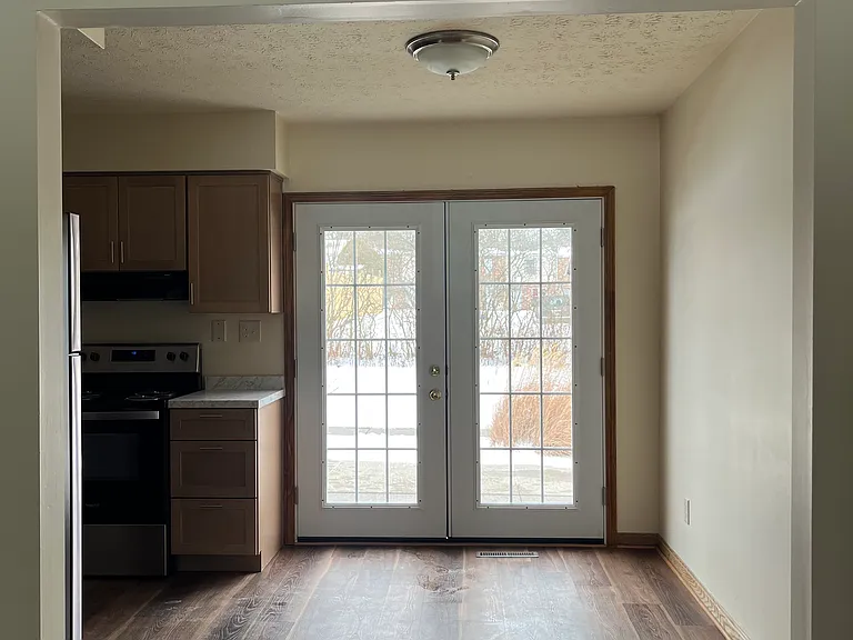 Bella Dora's Graham/Vira Rd. Townhouses — Photo 28