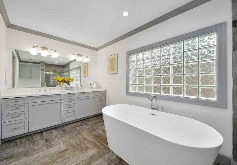 10042 Briar Forest Dr — Photo 32