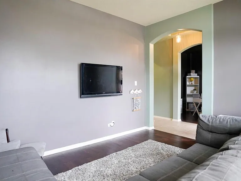 2109 Mooncrest Dr — Photo 14