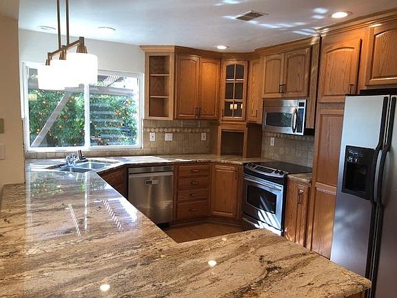 2nd image of 6186 Black Oak Ln