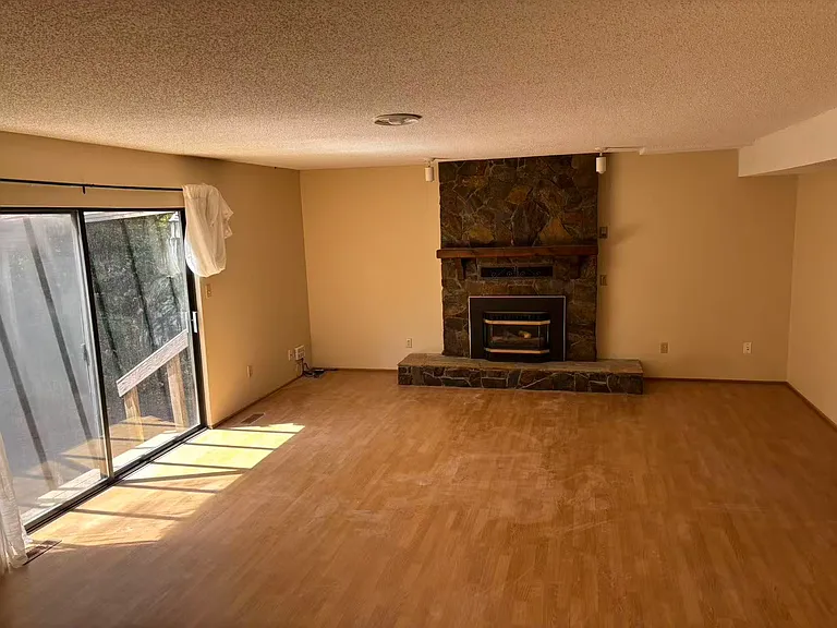 14448 19a Ave — Photo 6