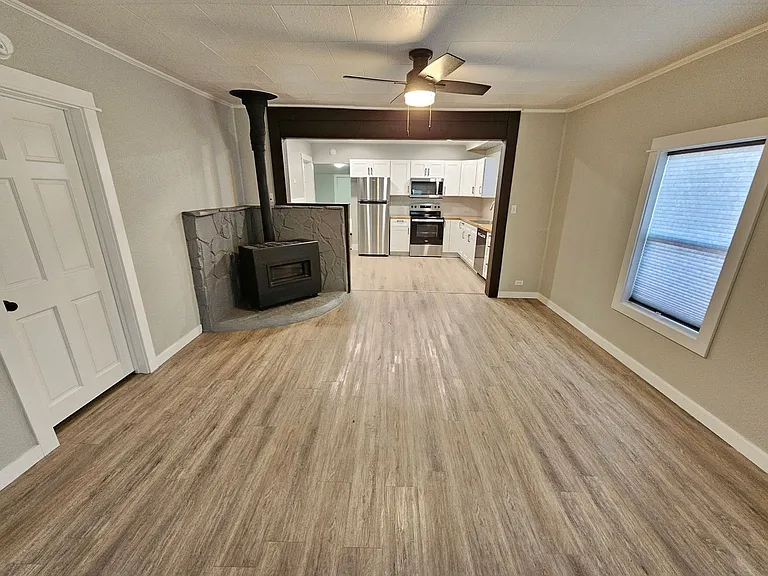 971 Walnut St — Photo 3