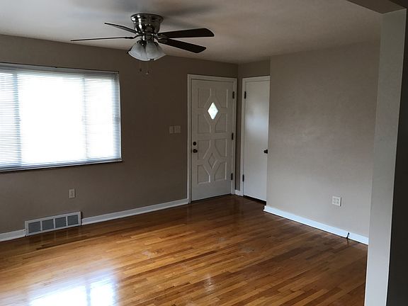 4th image of 120 Maryland Pl