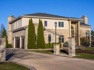 7282 S Stone Hedge Dr, Franklin, WI 53132
