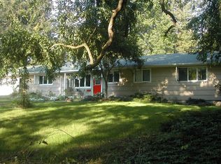 2 Robinson Dr, Baldwinsville, NY 13027