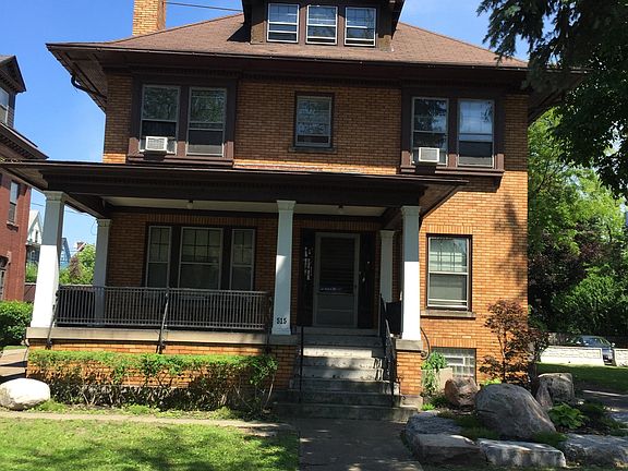 2nd image of 515 Richmond Ave Rear 1
