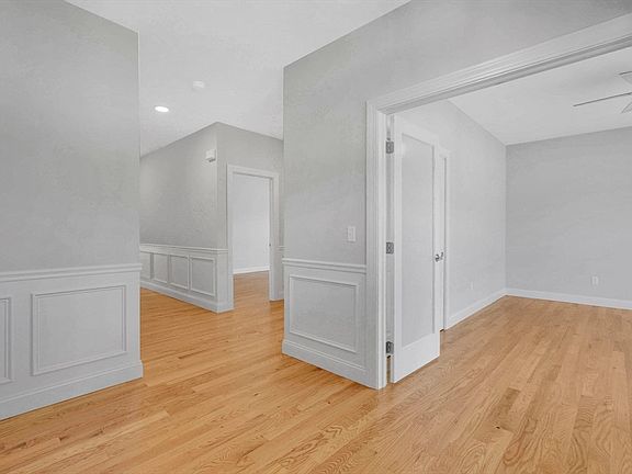 5th image of 56 Liberty Ln