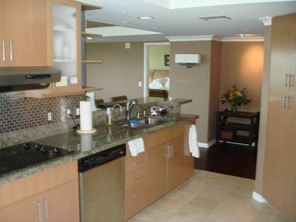 4th image of 13700 Marina Pointe Dr Unit 801
