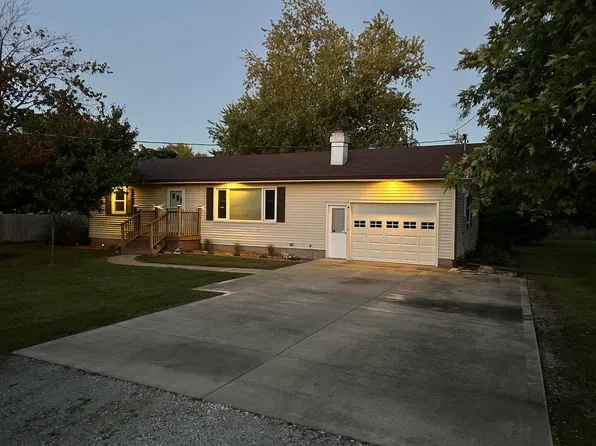 313 S Johnson St, Rankin, IL 60960