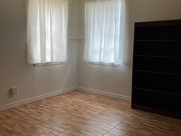 4th image of 206 E Hurst Ave