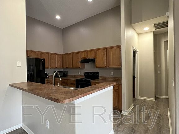 4th image of 2181 Island Walk Dr