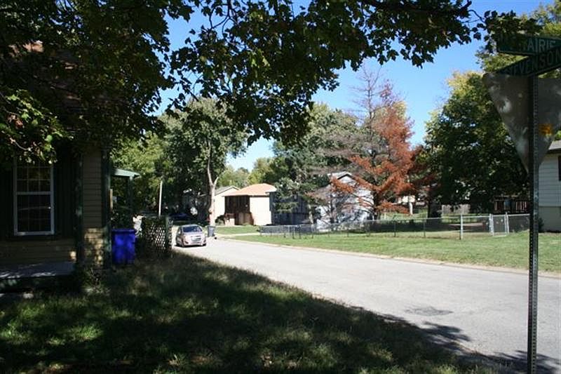 2nd image of 418 E Prairie St