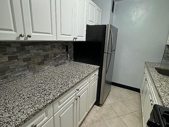 5th image of 153-25 88th St APT 1N