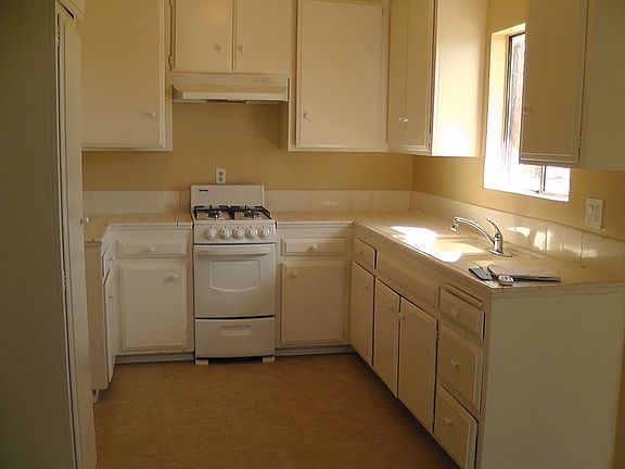 3rd image of 1203 W Rosewood Ct APT C