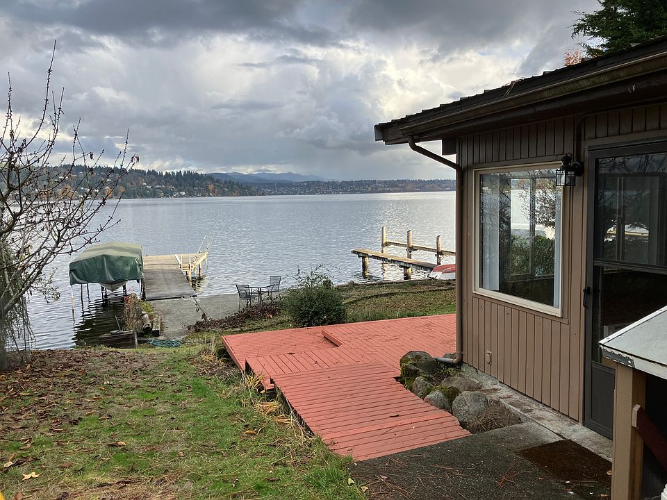 Entry Door, Deck, & View