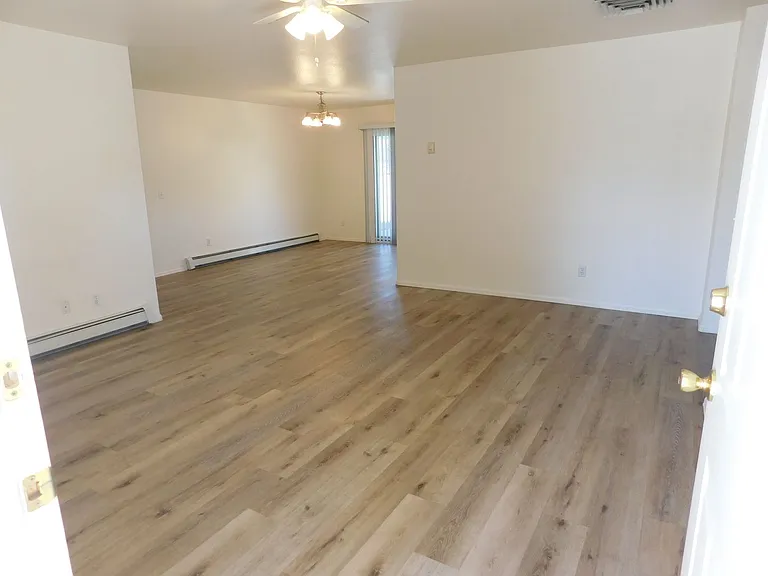 424 Pendleton St — Photo 3