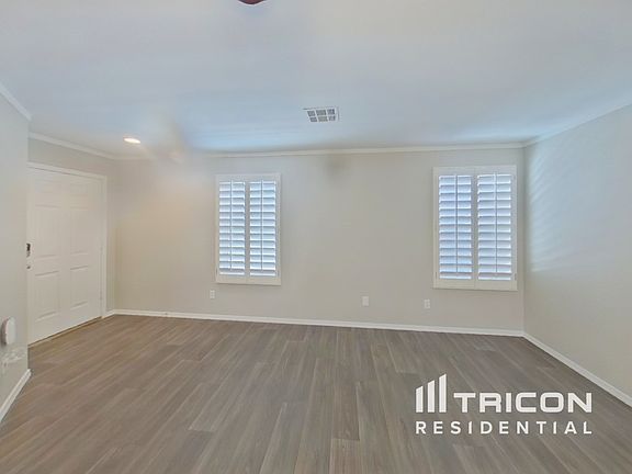 3rd image of 44305 W McClelland Dr