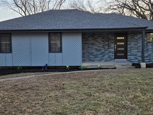7425 NW 79th St, Kansas City, MO 64152