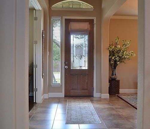 2nd image of 501 Autumn Bend Ln