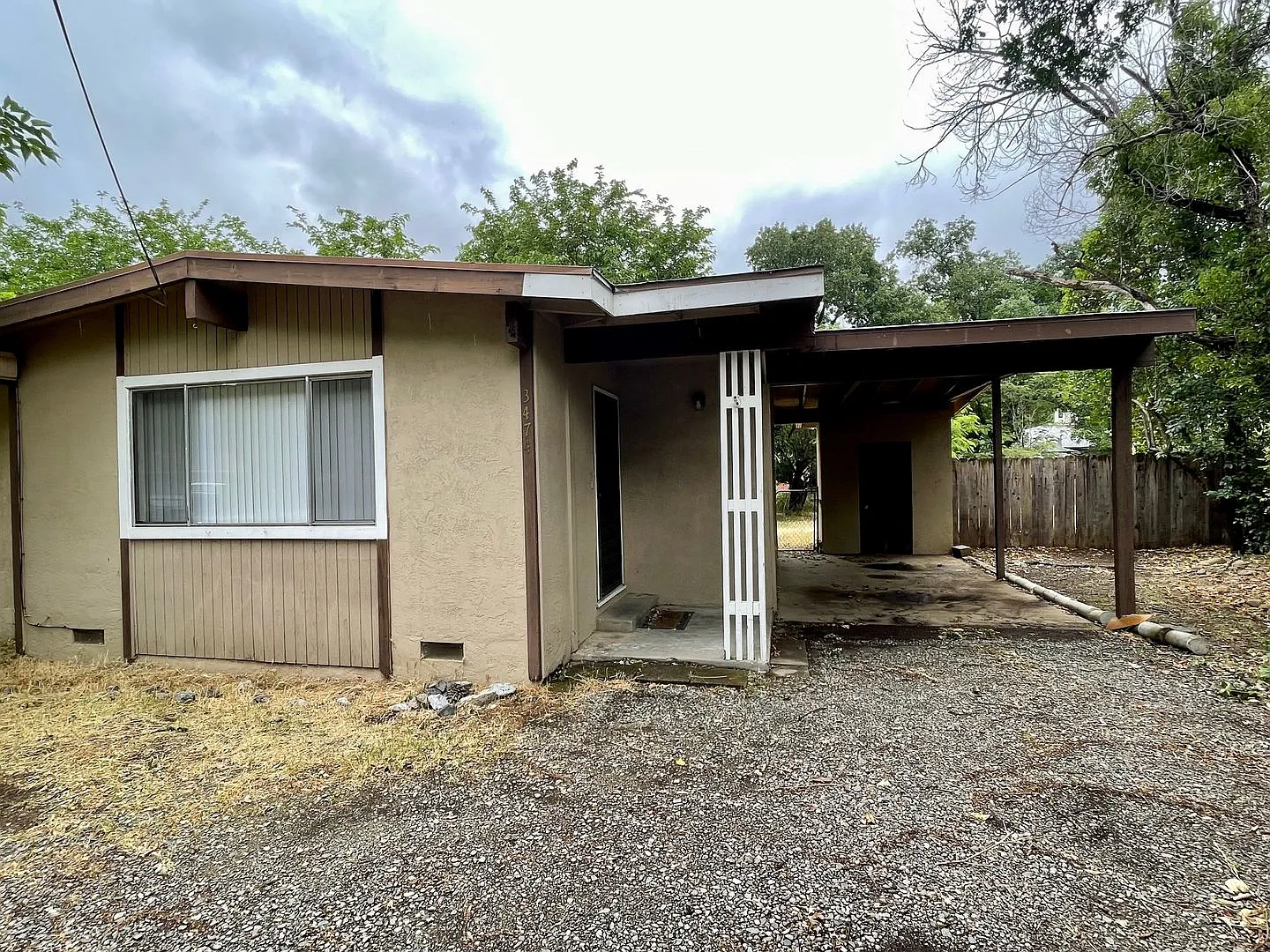 2 Bed 1.5 Bath Single Duplex — Photo 1