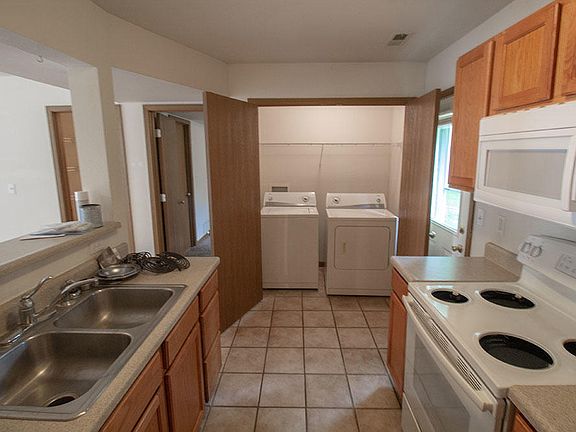 5th image of 314 Burnside Dr