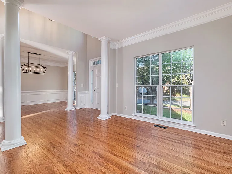 15820 Lavenham Rd — Photo 6