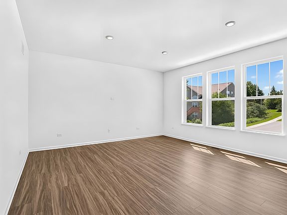 5th image of 301 Cold Spring St