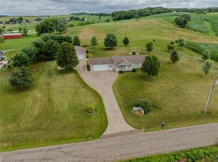 8195 Maurer Rd NW, Sugarcreek, OH 44681