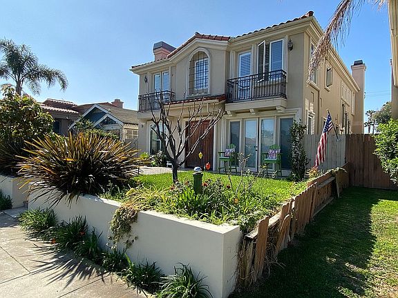 4th image of 208 Avenue A