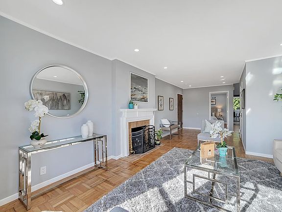 4th image of 32 Belford Dr