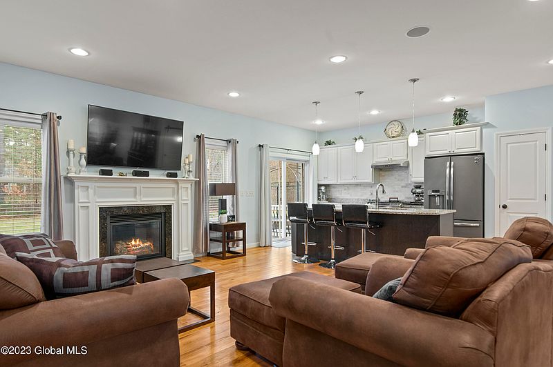 5th image of 64 Ella Drive
