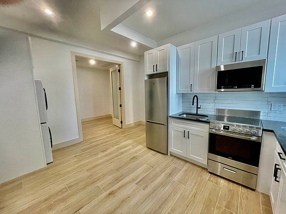 4th image of 110 Meserole St #1