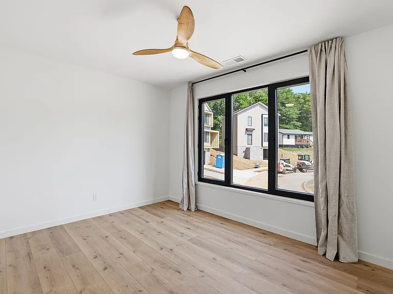 427 Ankara Ct — Photo 22