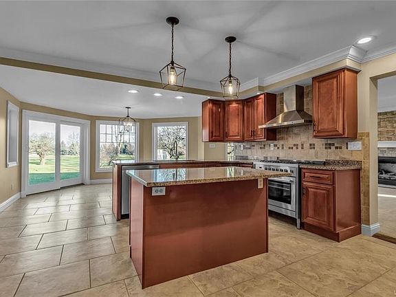 2nd image of 8686 Sheridan Dr