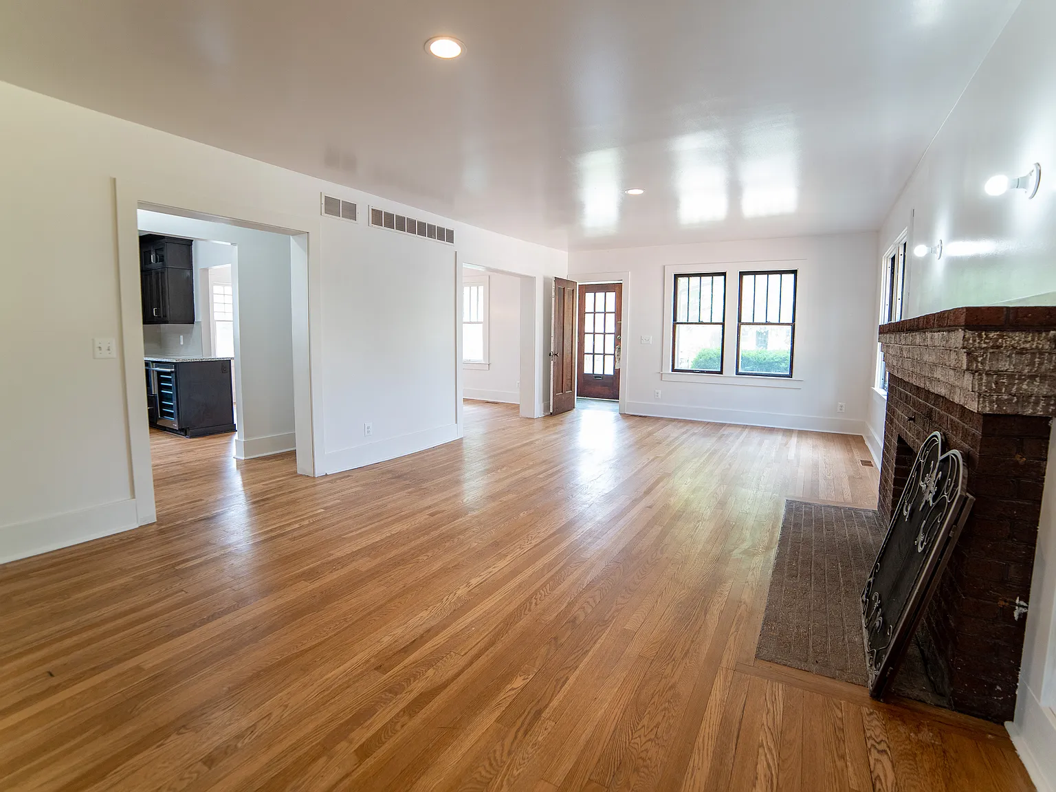 4 bed, 2146 sqft, $3,050 — Photo 4