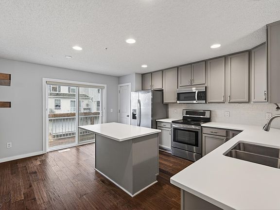 5th image of 900 Ledgestone Dr