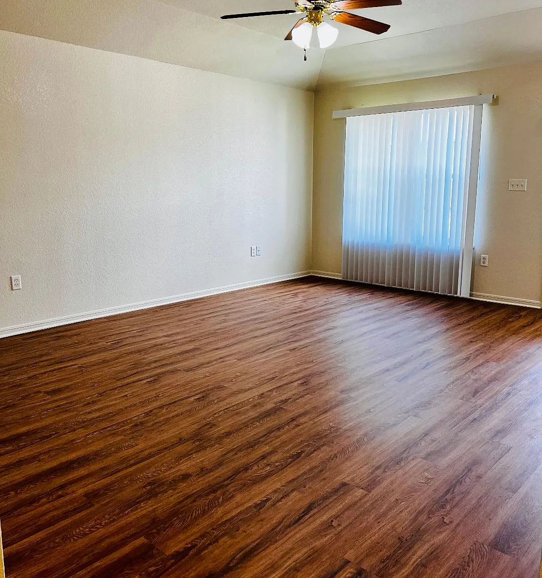 3 bed, 1085 sqft, $1,075 — Photo 3