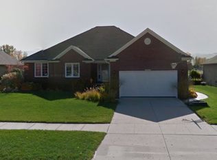 21338 Fairfield Dr, Macomb, MI 48044