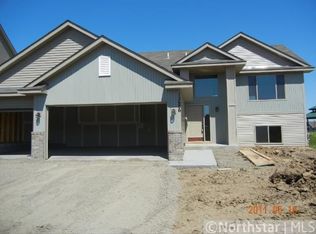 5716 127th St N, Hugo, MN 55038