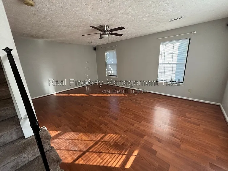 361 Circuit Ln — Photo 1