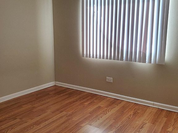 5th image of 1112 Castilian Ct APT 113