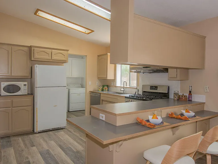 307 El Sueno Rd — Photo 11