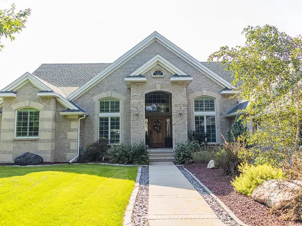 3812 E Cottonwood Rd, Kearney, NE 68845