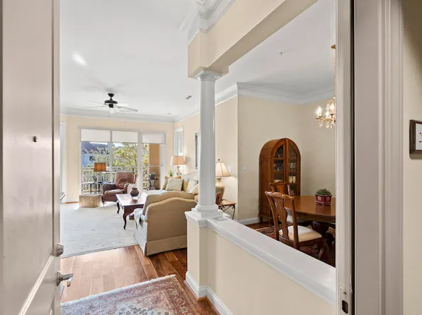 200 River Landing Dr #D208, Daniel Island, SC 29492