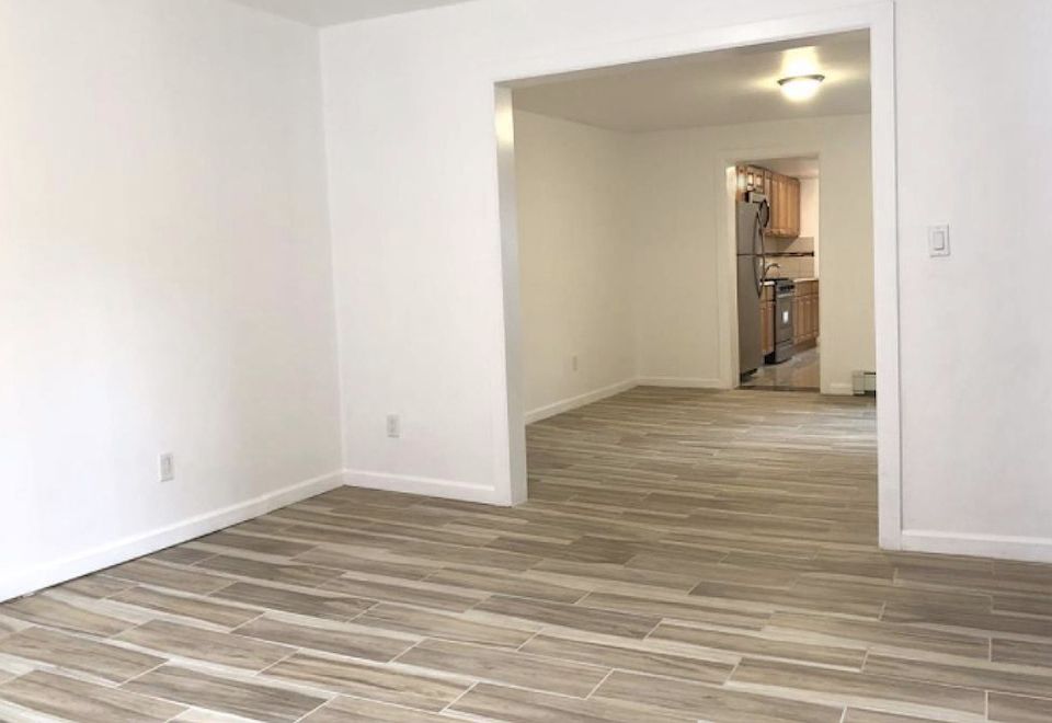 1st image of 115 Smith St #1