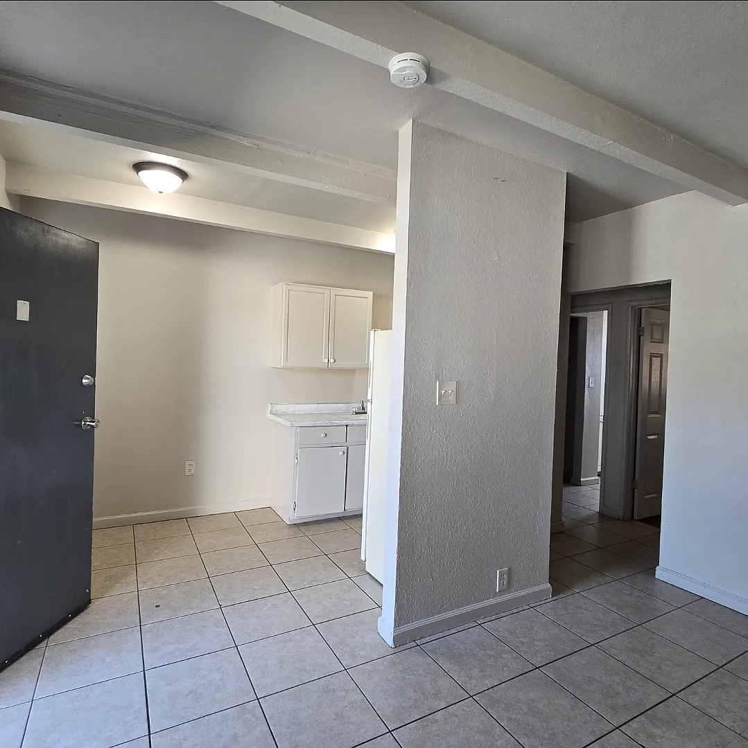 1 bed, 725 sqft, $950 — Photo 1
