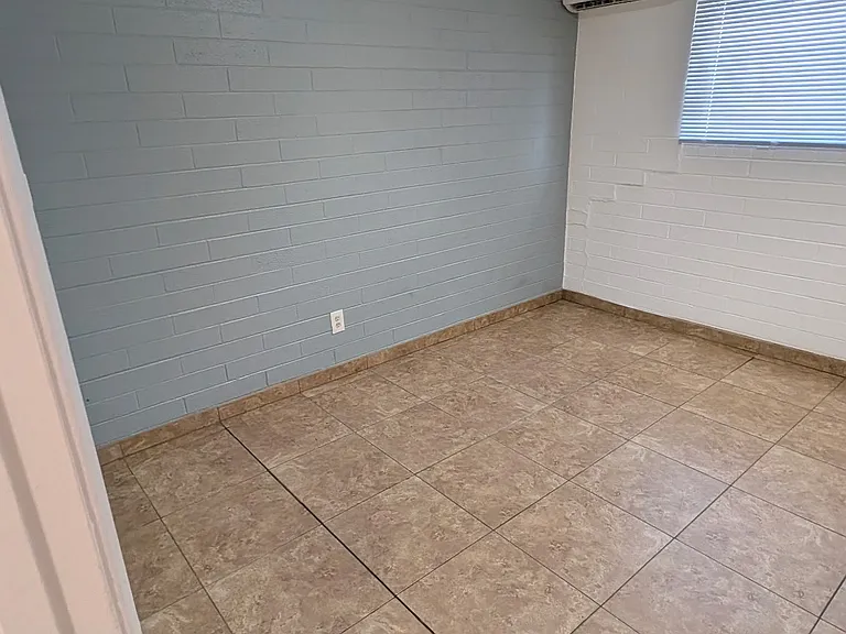 2053 N Alvernon Way #8 — Photo 5