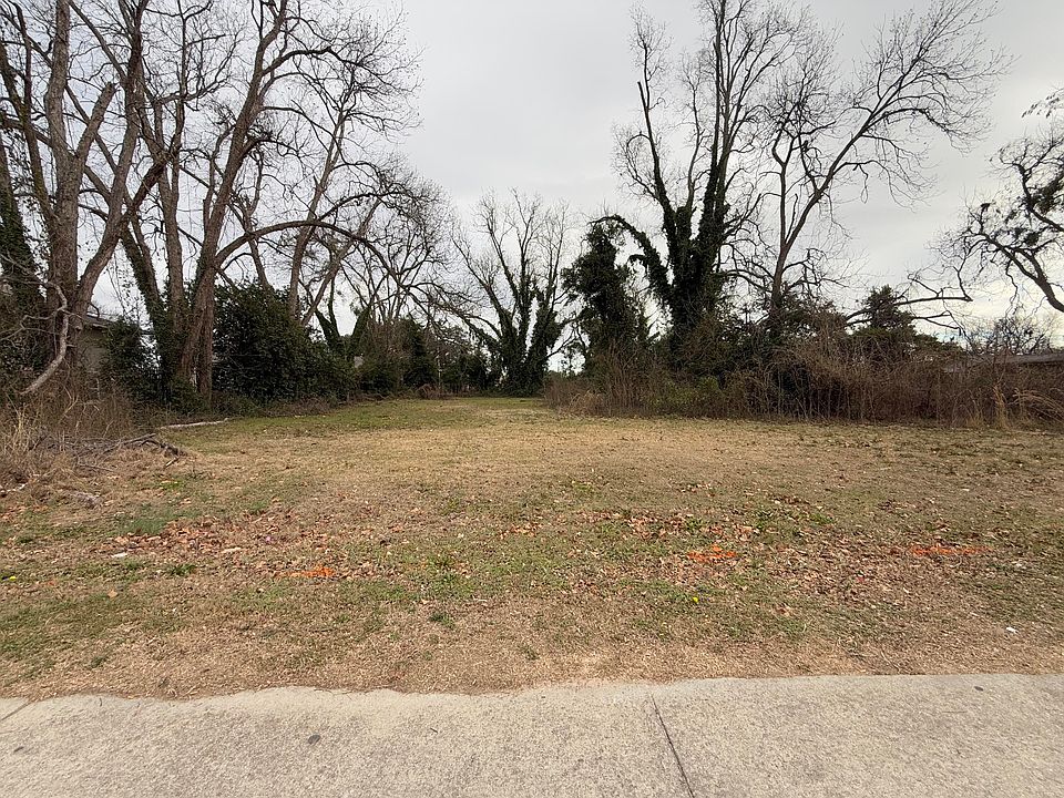 2nd image of 528 E Boundary Street