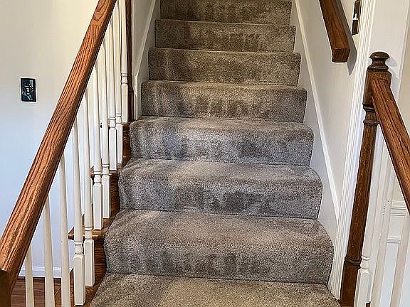 3rd image of 465 Marywood Ln