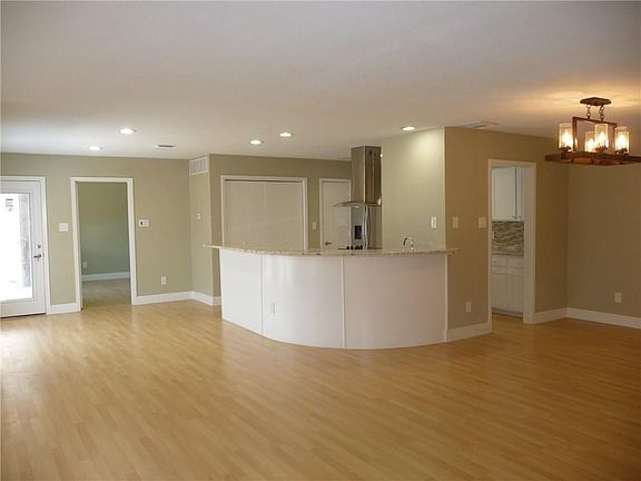 4th image of 3108 San Sebastian Dr